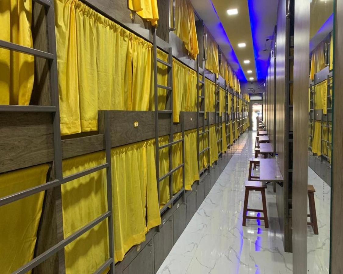 Neenava Dormitory Мумбаї Екстер'єр фото